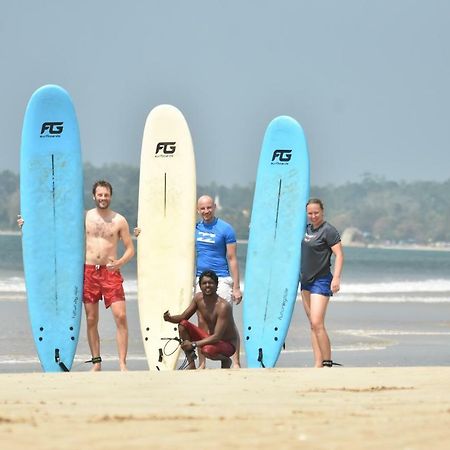 Chez Podi Surf Stay Mirissa Bagian luar foto