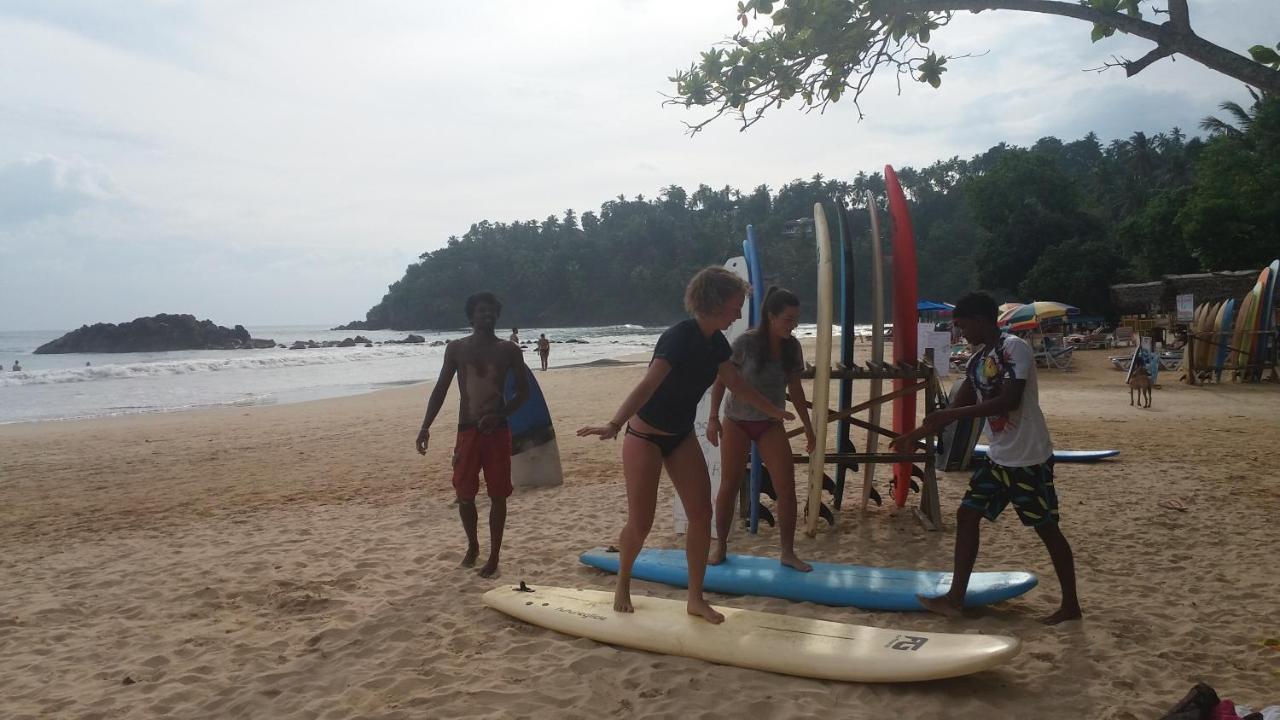 Chez Podi Surf Stay Mirissa Bagian luar foto