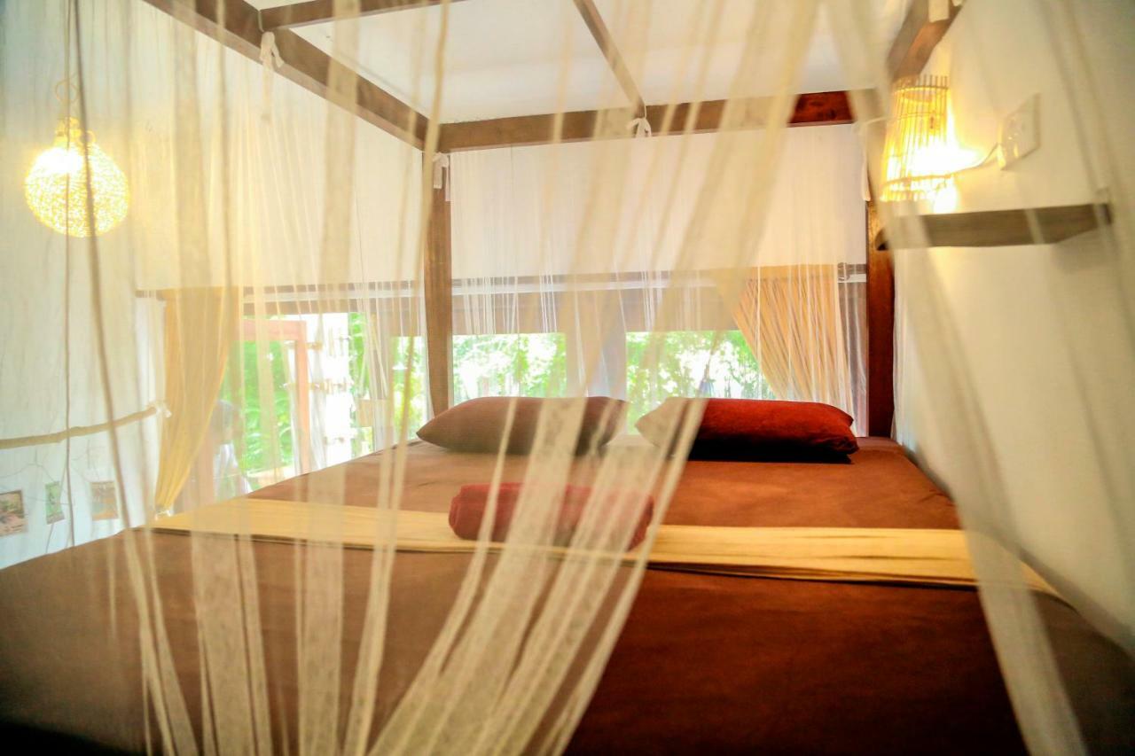 Chez Podi Surf Stay Mirissa Bagian luar foto