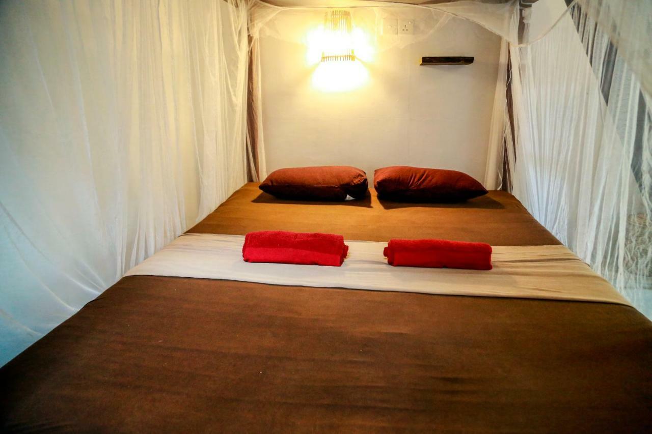 Chez Podi Surf Stay Mirissa Bagian luar foto