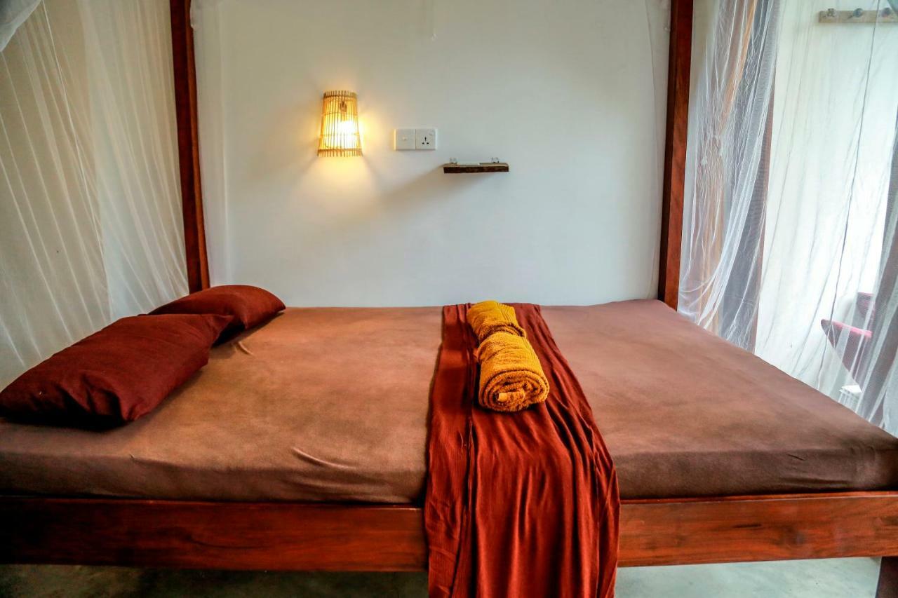 Chez Podi Surf Stay Mirissa Bagian luar foto